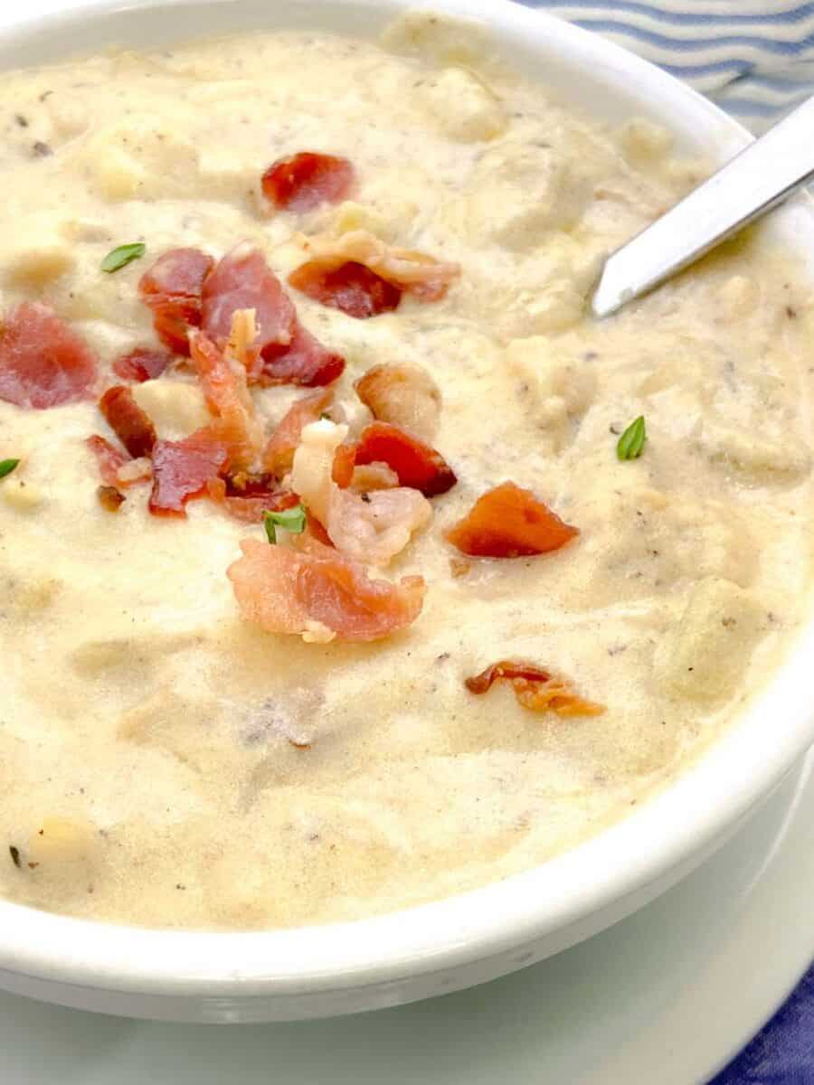 Razor Clam Spaghetti with Wine Sauce