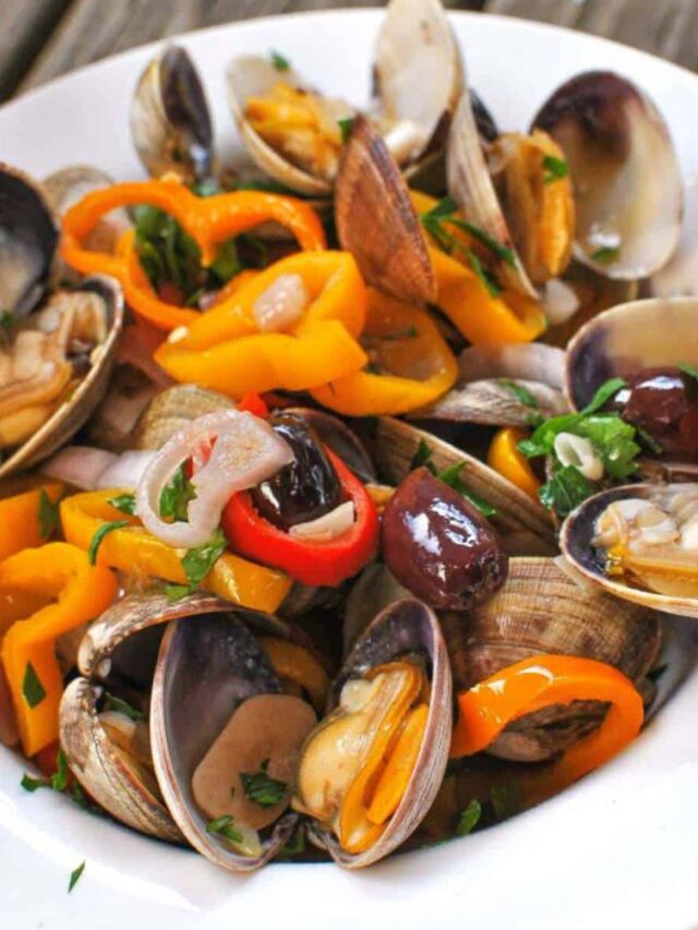 How to Clean Clams (& Purge All The Sand) - The Perfect Tide