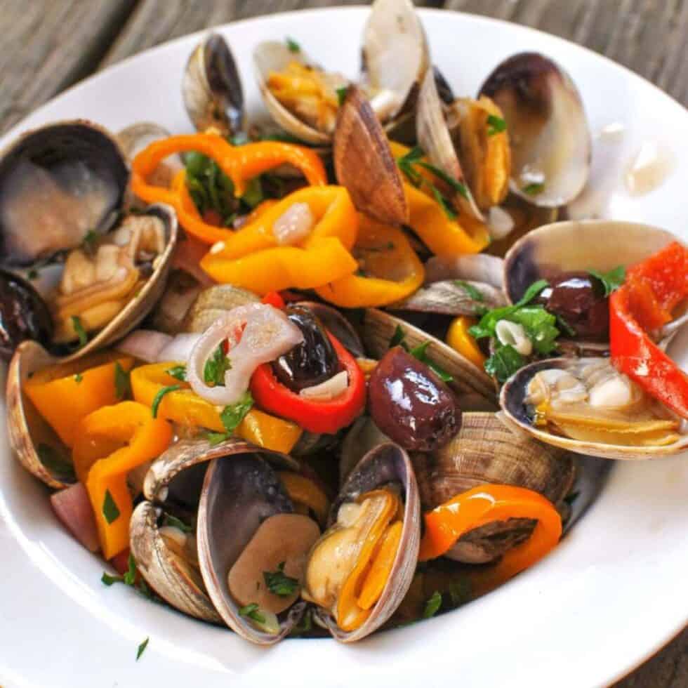 Steamer Clams in White Wine Sauce